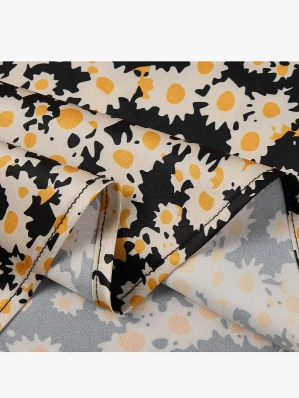 Floral Daisy Print Satin Midi Skirt - Size XL - Black & Yellow - Picture 4 of 9